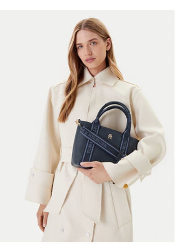 TOMMY HILFIGER - Tommy Hilfiger Torebka Th Logotape Mini Tote AW0AW17201 Granatowy. Kolor: niebieski. Materiał: skórzane