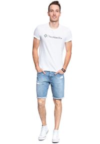 Wrangler - KRÓTKIE SPODENKI WRANGLER REGULAR SHORTS SALTED RIPS W15UER040. Materiał: jeans. Długość: krótkie. Wzór: aplikacja. Styl: retro, klasyczny #4