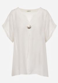 Renee - Biała Bluzka z Lnem i Wiskozą o Nietoperzowym Kroju z Krótkim Rękawem Herira. Okazja: na co dzień. Typ kołnierza: dekolt w serek. Kolor: biały. Długość: krótkie. Wzór: aplikacja. Materiał: wiskoza, len. Długość rękawa: krótki rękaw. Sezon: lato. Styl: casual, elegancki #4