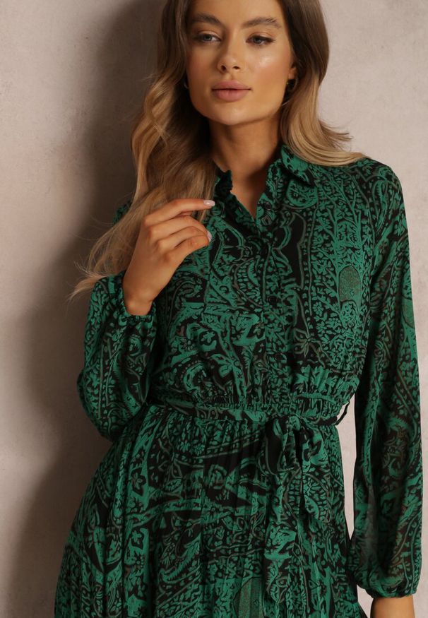 Renee - Ciemnozielona Sukienka Rozkloszowana z Wiązanym Paskiem Blerore. Kolor: zielony. Materiał: materiał. Typ sukienki: koszulowe. Długość: maxi