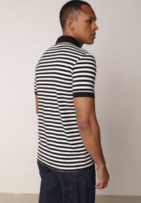 Born2be - Czarna Bawełniana Koszulka Polo w Paski w Stylu Casual Elunilla. Okazja: na co dzień. Typ kołnierza: polo. Kolor: czarny. Materiał: bawełna. Wzór: paski. Styl: casual #3