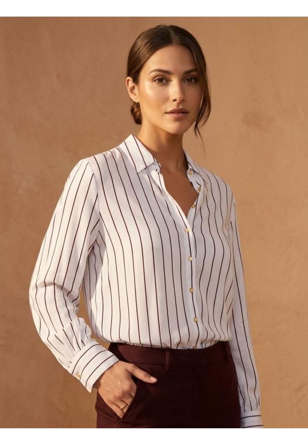 Sinsay - Wiskozowa koszula regular fit w paski - biały. Kolor: biały. Materiał: wiskoza. Wzór: paski