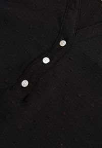 Renee - Czarna Bluzka z Guzikami z Tkaniny Plumeti Jorale. Kolor: czarny. Materiał: tkanina. Styl: elegancki #5