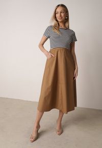 Born2be - Niebieska Rozkloszowana Sukienka z Bawełny z Górą w Paski Aethephaia. Okazja: na co dzień. Kolor: niebieski. Materiał: bawełna. Wzór: paski. Sezon: lato. Typ sukienki: proste, rozkloszowane. Styl: klasyczny, casual #3