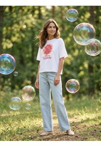 Sinsay - Bawełniana koszulka z nadrukiem tarty - biały. Kolor: biały. Materiał: bawełna. Wzór: nadruk #1