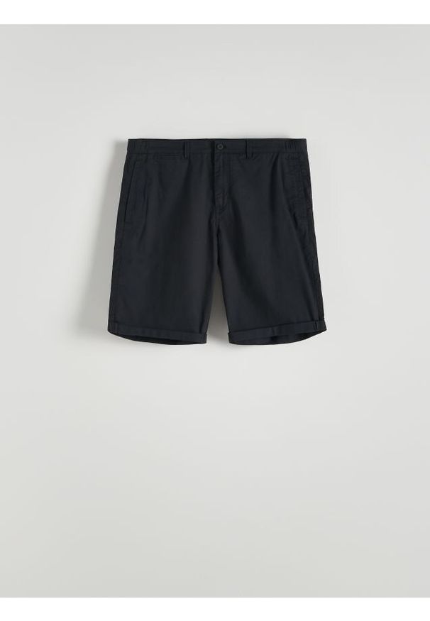 Reserved - Szorty chino regular - czarny. Kolor: czarny. Materiał: tkanina, bawełna
