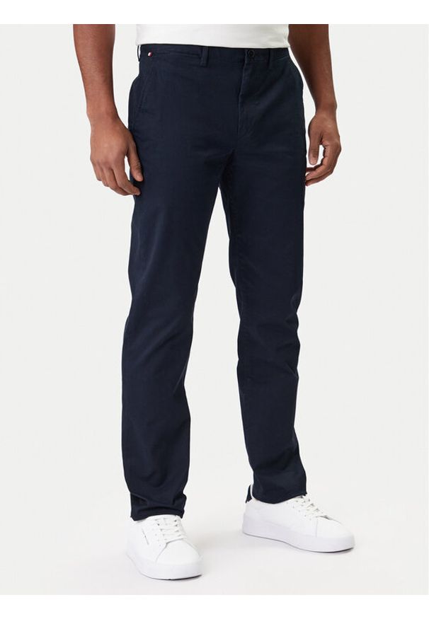 TOMMY HILFIGER - Tommy Hilfiger Chinosy Core Denton MW0MW41993 Granatowy Regular Fit. Kolor: niebieski. Materiał: bawełna