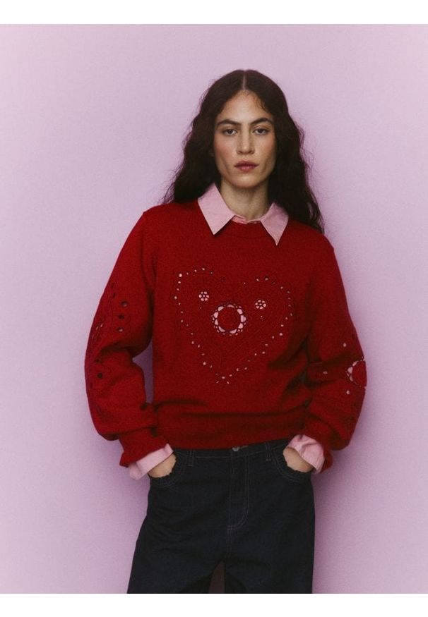 Reserved - Sweter z ażurowym motywem - czerwony. Kolor: czerwony. Materiał: dzianina, bawełna. Wzór: ażurowy