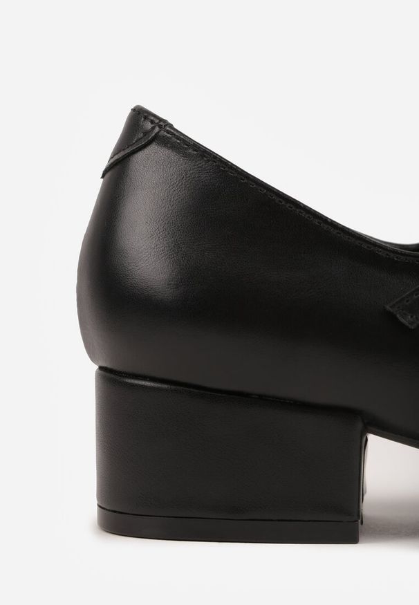 Renee - Czarne Czółenka na Słupku Mary Jane Ozdobione Paskami Omevira. Okazja: na co dzień. Zapięcie: pasek. Kolor: czarny. Materiał: dzianina. Wzór: aplikacja. Obcas: na słupku. Styl: casual, elegancki