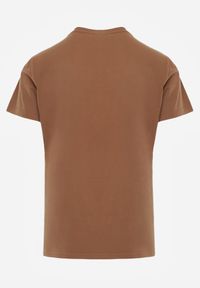 Born2be - Brązowa Gładka Koszulka T-shirt z Bawełny o Prostym Kroju Sarusa. Okazja: na randkę, na co dzień. Kolor: brązowy. Materiał: bawełna. Wzór: gładki. Styl: casual, klasyczny #4
