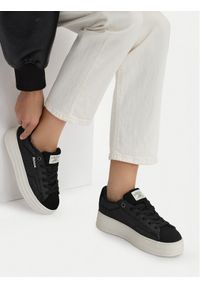 Guess Jeans Sneakersy WBEO-GSJ0917 Czarny. Kolor: czarny. Materiał: materiał #1