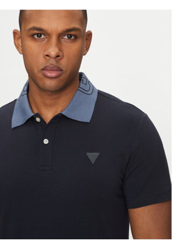 Guess Polo M5GP66 J1314 Niebieski Regular Fit. Typ kołnierza: polo. Kolor: niebieski. Materiał: bawełna