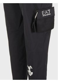 EA7 Emporio Armani Spodnie dresowe 6RPP61 PN4UZ 1200 Czarny Regular Fit. Kolor: czarny. Materiał: syntetyk, dresówka