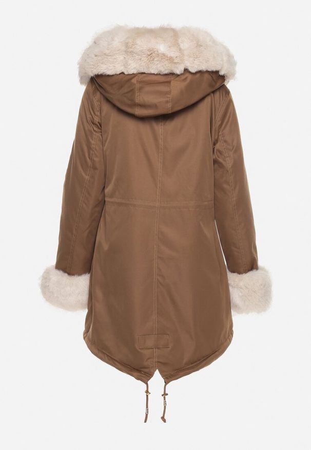 Born2be - Beżowo-Brązowa Kurtka Parka z Kapturem i Odpinanymi Futerkowymi Zdobieniami Inessara. Okazja: na co dzień. Typ kołnierza: kaptur. Kolor: beżowy. Materiał: skóra. Wzór: aplikacja. Styl: elegancki, casual