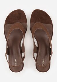 Renee - Brązowe Sandały VICES Japonki na Obcasie Kaczuszka Nesadella. Kolor: brązowy. Obcas: na obcasie. Styl: wakacyjny. Wysokość obcasa: średni #6