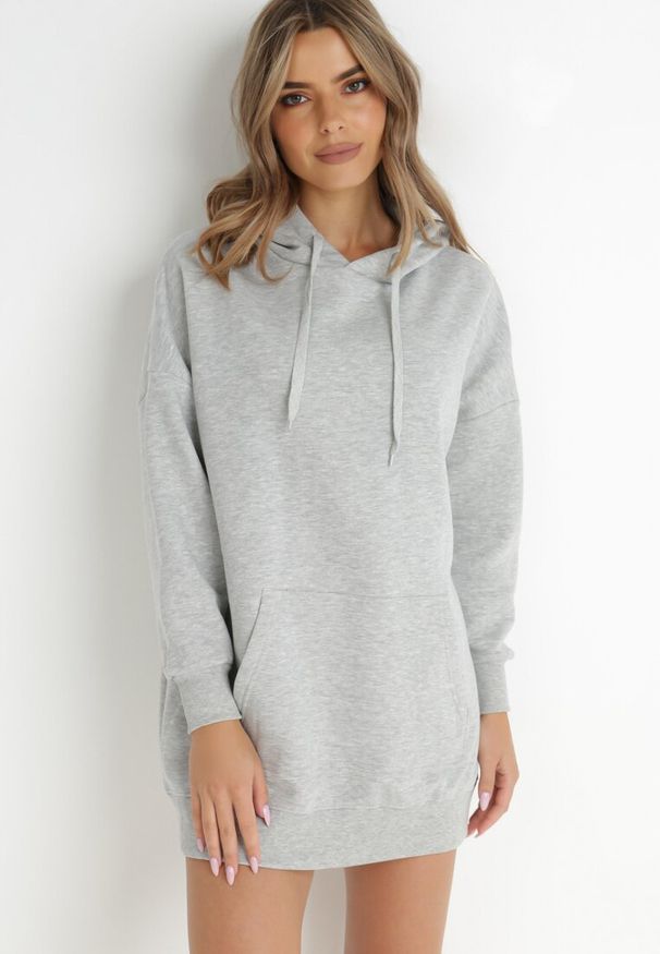 Born2be - Jasnoszara Bluza z Kapturem Dagdere. Typ kołnierza: kaptur. Kolor: szary. Materiał: jeans, dzianina, polar. Długość rękawa: długi rękaw. Długość: długie. Wzór: gładki. Sezon: zima, jesień. Styl: sportowy