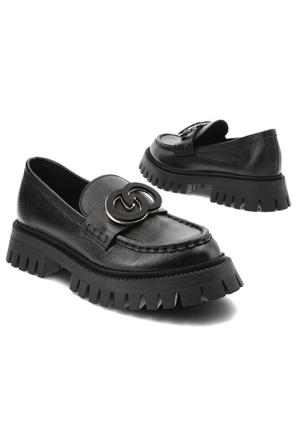 CheBello - Czarne Mokasyny Chebello Modne Obuwie Damskie. Okazja: na co dzień. Kolor: czarny. Materiał: jeans, skóra. Wzór: aplikacja, grochy. Styl: klasyczny, casual, elegancki