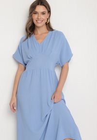 Born2be - Niebieska Sukienka z Bawełną i Górą w Stylu Nietoperza Filenia. Okazja: na co dzień. Kolor: niebieski. Materiał: bawełna. Styl: casual #6