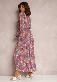 Renee - Ciemnoróżowa Sukienka Phellane. Kolor: różowy. Materiał: wiskoza, materiał. Długość rękawa: długi rękaw. Wzór: nadruk, kwiaty, paisley. Długość: maxi