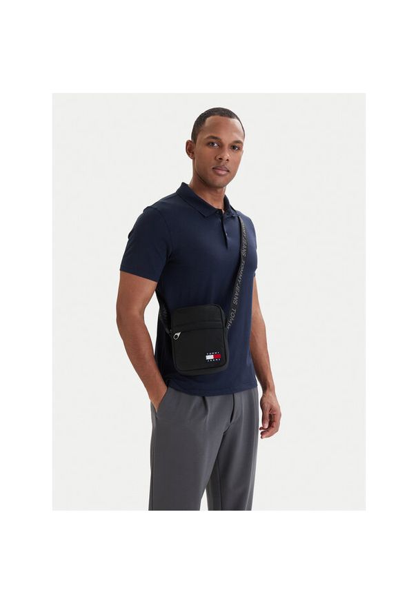 Saszetka Tommy Jeans. Kolor: czarny