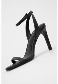 Calvin Klein sandały skórzane Essentia kolor czarny. Zapięcie: klamry. Kolor: czarny. Materiał: skóra. Wzór: gładki. Obcas: na obcasie. Wysokość obcasa: średni #2