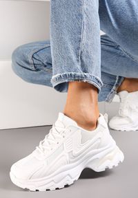 Renee - Białe Sznurowane Sneakersy na Grubej Podeszwie Elava. Wysokość cholewki: przed kostkę. Kolor: biały. Materiał: materiał. Szerokość cholewki: normalna #1