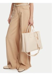 TOMMY HILFIGER - Tommy Hilfiger Torebka Th Distinct Satchel Mono AW0AW17174 Beżowy. Kolor: beżowy. Materiał: skórzane #4