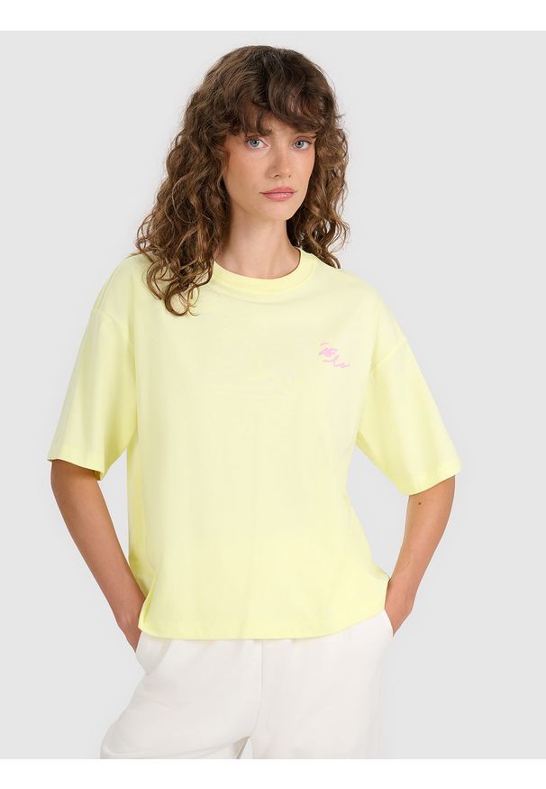 4f - 4F T-shirt oversize z nadrukiem damski - żółty XXL. Okazja: na co dzień. Kolor: żółty. Materiał: dzianina, materiał, bawełna, jersey. Długość rękawa: krótki rękaw. Długość: krótkie. Wzór: nadruk. Styl: klasyczny, sportowy, casual