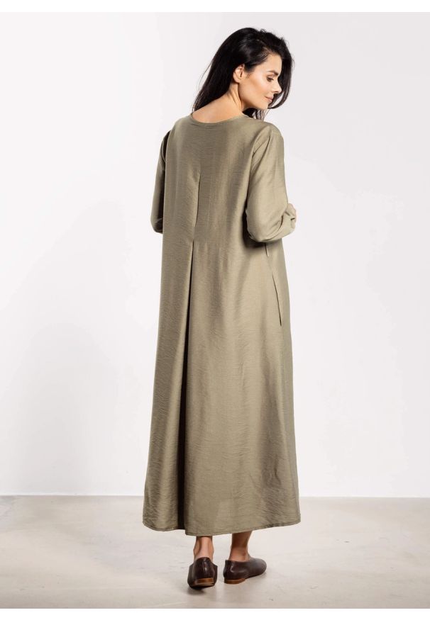 Infinite You - Elegancka sukienka rozkloszowana z długim rękawem zielona. Kolor: zielony, brązowy. Długość rękawa: długi rękaw. Styl: elegancki