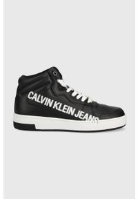 Calvin Klein Jeans tenisówki damskie kolor beżowy. Nosek buta: okrągły. Zapięcie: sznurówki. Kolor: beżowy. Materiał: guma, materiał. Obcas: na platformie