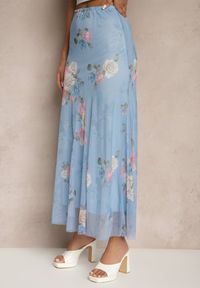 Renee - Jasnoniebieska Spódnica w Kwiatowy Wzór o Rozkloszowanym Kroju Efrirene. Okazja: na co dzień. Kolor: niebieski. Wzór: kwiaty. Styl: elegancki, casual #5