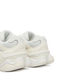 New Balance Sneakersy IV9060LL Biały. Kolor: biały. Materiał: materiał #5