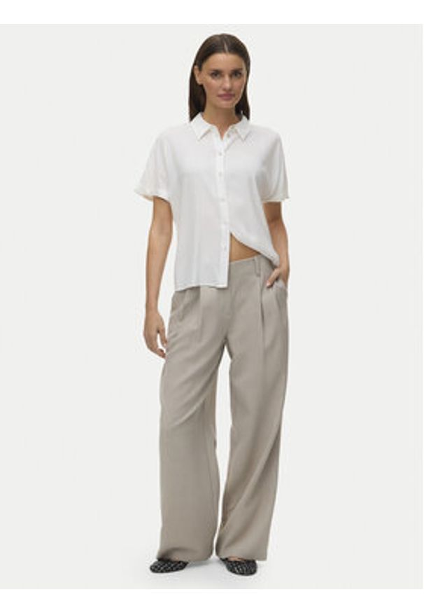 Vero Moda Koszula Alice 10342668 Biały Regular Fit. Kolor: biały. Materiał: wiskoza
