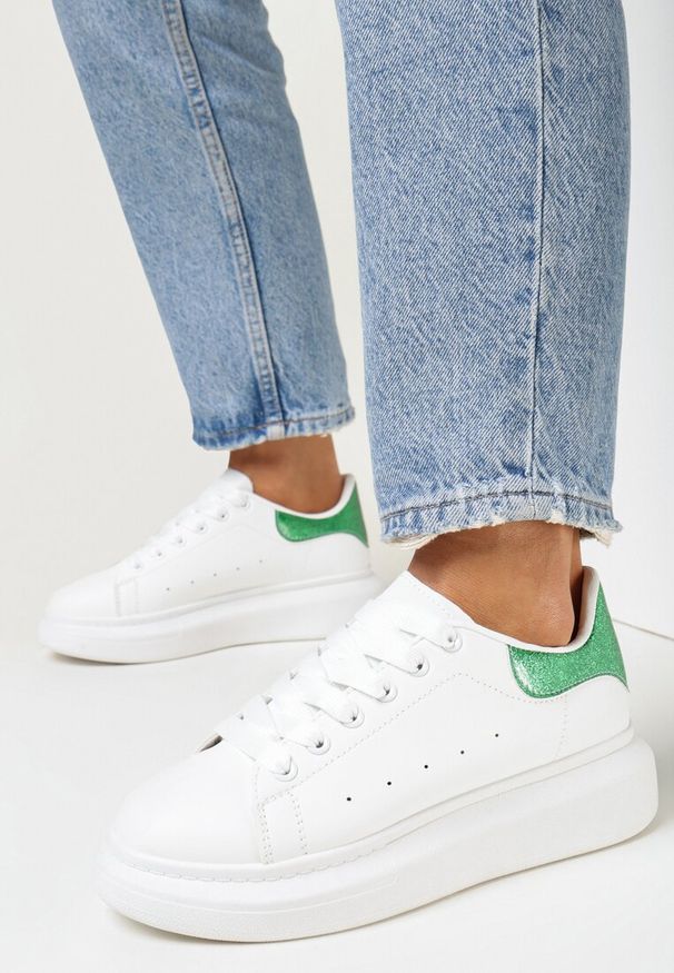 Born2be - Biało-Zielone Sneakersy Sondos. Nosek buta: okrągły. Kolor: biały. Materiał: skóra ekologiczna. Szerokość cholewki: normalna. Obcas: na platformie