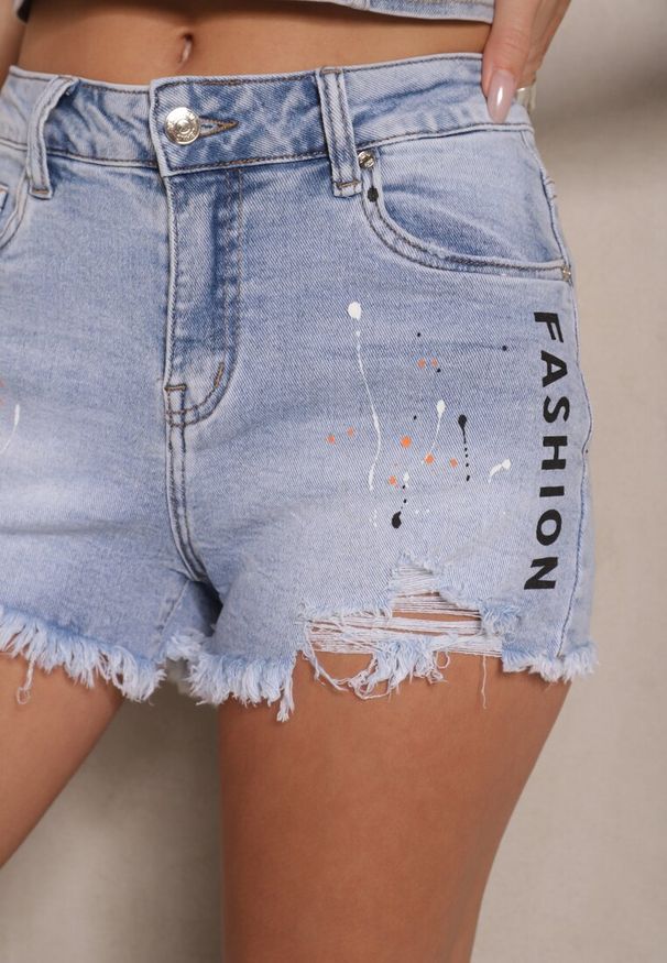Renee - Niebieskie Jeansowe Szorty High Waist z Ozdobnymi Przetarciami Tellass. Okazja: na imprezę, na spacer. Stan: podwyższony. Kolor: niebieski. Materiał: jeans. Sezon: lato. Styl: elegancki