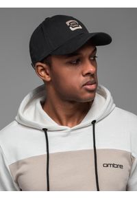 Ombre Clothing - Czapka męska bejsbolówka z logo – czarna V2. Kolor: czarny. Materiał: tkanina, bawełna. Wzór: ze splotem, nadruk. Styl: klasyczny, casual #4