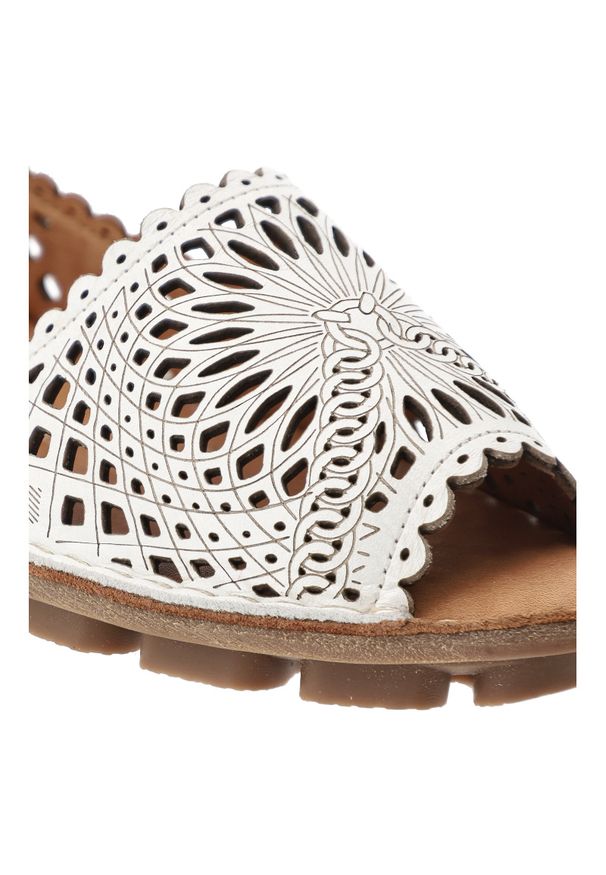 Białe Baleriny Ravini Ażurowe Wsuwane Obuwie Damskie. Okazja: na co dzień. Zapięcie: bez zapięcia. Kolor: biały. Szerokość cholewki: normalna. Wzór: ażurowy. Styl: elegancki, casual