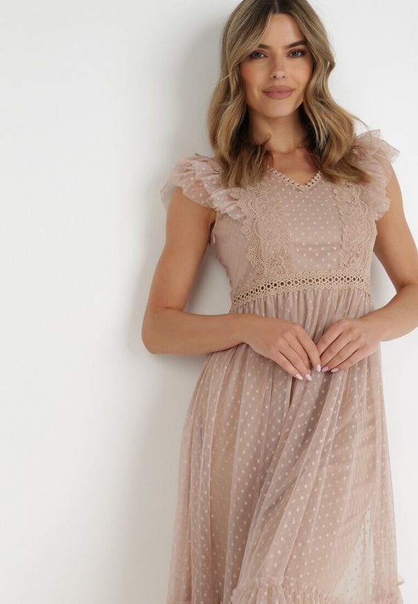 Born2be - Beżowa Sukienka Aedusa. Kolor: beżowy. Materiał: tiul, koronka. Długość rękawa: krótki rękaw. Wzór: ażurowy, kropki, koronka. Styl: wizytowy. Długość: midi
