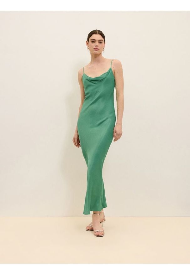 Reserved - Sukienka maxi z wiskozy - zielony. Kolor: zielony. Materiał: wiskoza. Typ sukienki: dopasowane. Długość: maxi