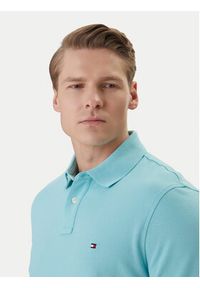 TOMMY HILFIGER - Tommy Hilfiger Polo 1985 MW0MW17770 Turkusowy Regular Fit. Typ kołnierza: polo. Kolor: turkusowy. Materiał: bawełna #5