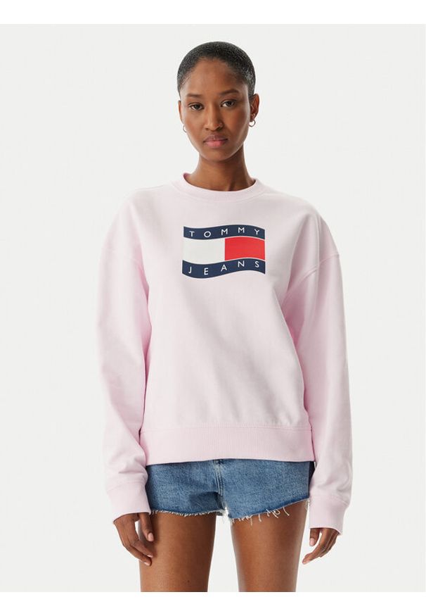 Tommy Jeans Bluza Wavy Flag DW0DW22742 Różowy jasny Boxy Fit. Kolor: różowy. Materiał: bawełna
