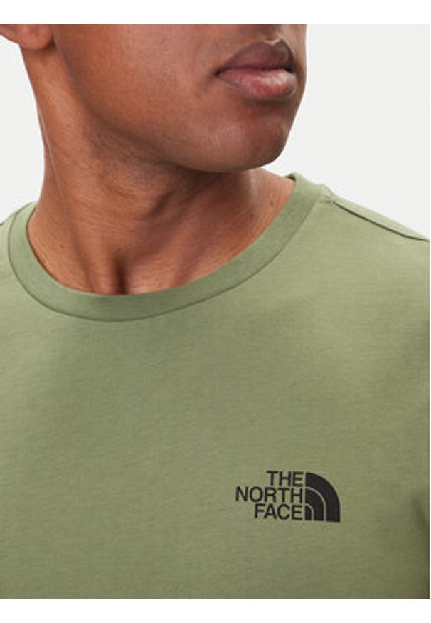 The North Face T-Shirt Half Dome Photo NF0A8EE9 Zielony Regular Fit. Kolor: zielony. Materiał: bawełna