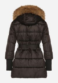 Born2be - Czarna Kurtka z Pikowanymi Przeszyciami Paskiem i Kapturem z Futrem Lidanessa. Okazja: na co dzień. Kolor: czarny. Materiał: futro. Styl: casual #4