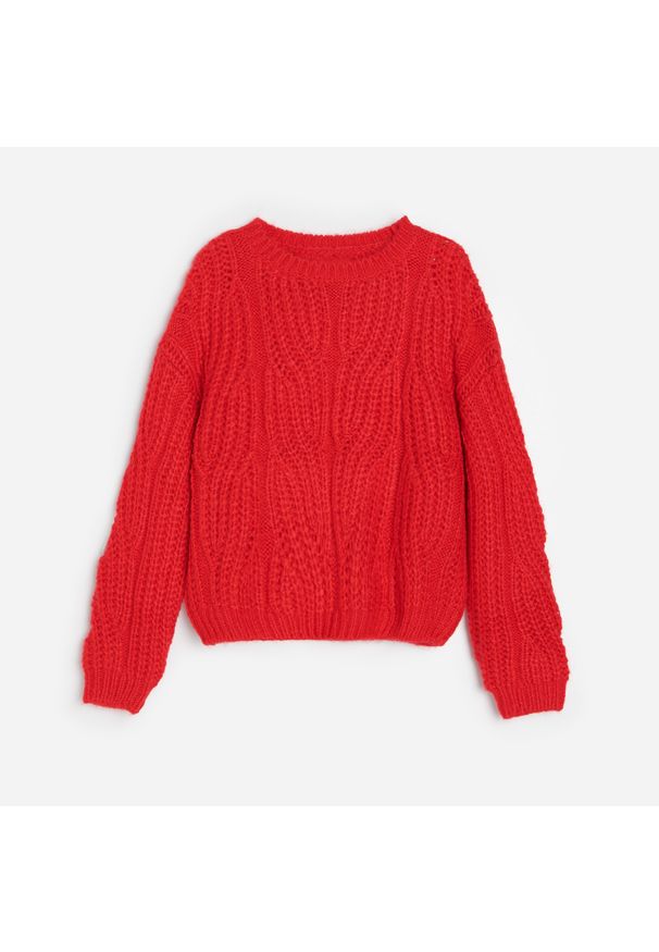 Reserved - Sweter z ozdobnym splotem - Czerwony. Kolor: czerwony. Wzór: ze splotem