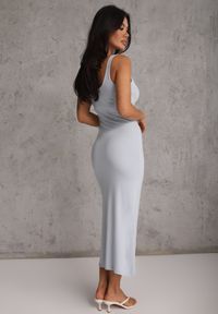 Renee - Niebieska Wiskozowa Sukienka Bodycon na Szerokich Ramiączkach Amadina. Kolor: niebieski. Materiał: wiskoza. Długość rękawa: na ramiączkach. Wzór: gładki. Typ sukienki: bodycon #7