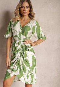 Renee - Zielona Sukienka o Taliowanym Kroju Wiązana w Pasie Nellsiah. Kolor: zielony. Materiał: tkanina. Sezon: lato #3