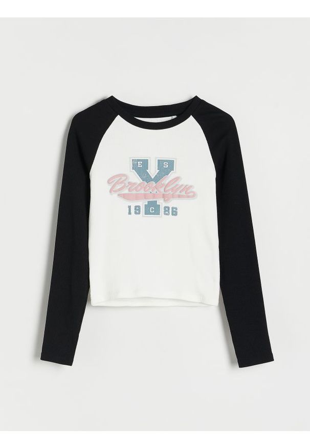 Reserved - Bawełniana bluzka z nadrukiem - czarny. Kolor: czarny. Materiał: bawełna. Wzór: nadruk