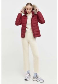 Tommy Jeans kurtka puchowa damska kolor bordowy zimowa. Kolor: czerwony. Materiał: puch. Sezon: zima #3