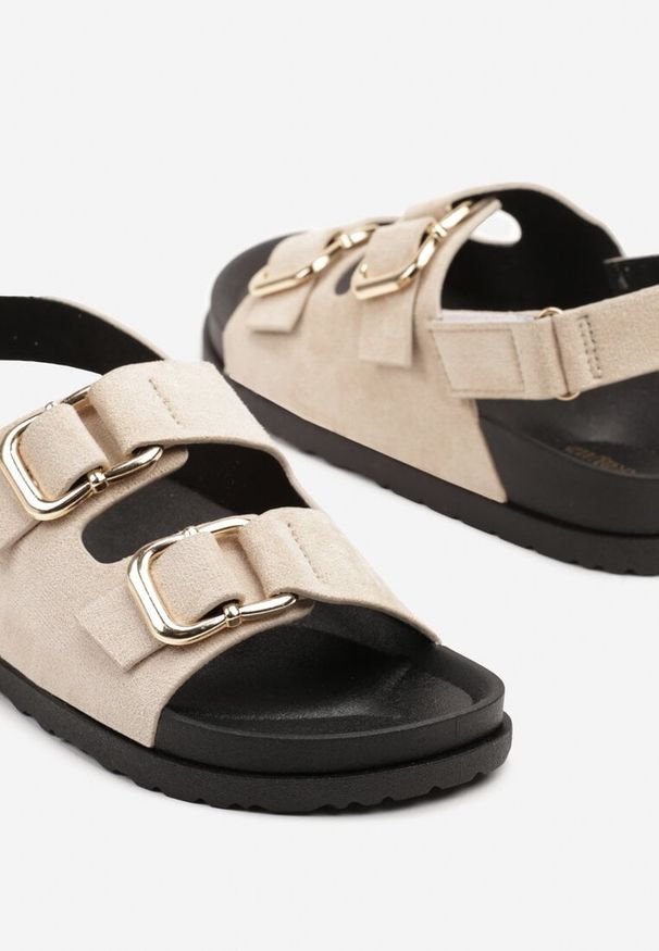 Born2be - Beżowe Sandały z Ozdobnymi Klamrami i Paskiem na Rzep Nurimaya. Okazja: na spacer. Zapięcie: klamry. Kolor: beżowy. Materiał: jeans. Styl: elegancki