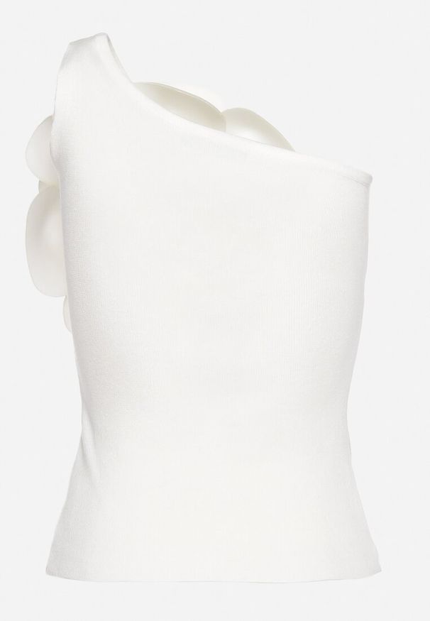 Born2be - Biały Top bez Rękawów z Asymetrycznym Dekoltem z Dużą Aplikacją w Kształcie Kwiatka Vernia. Kolor: biały. Materiał: jeans. Długość rękawa: bez rękawów. Wzór: aplikacja, kwiaty. Styl: klasyczny